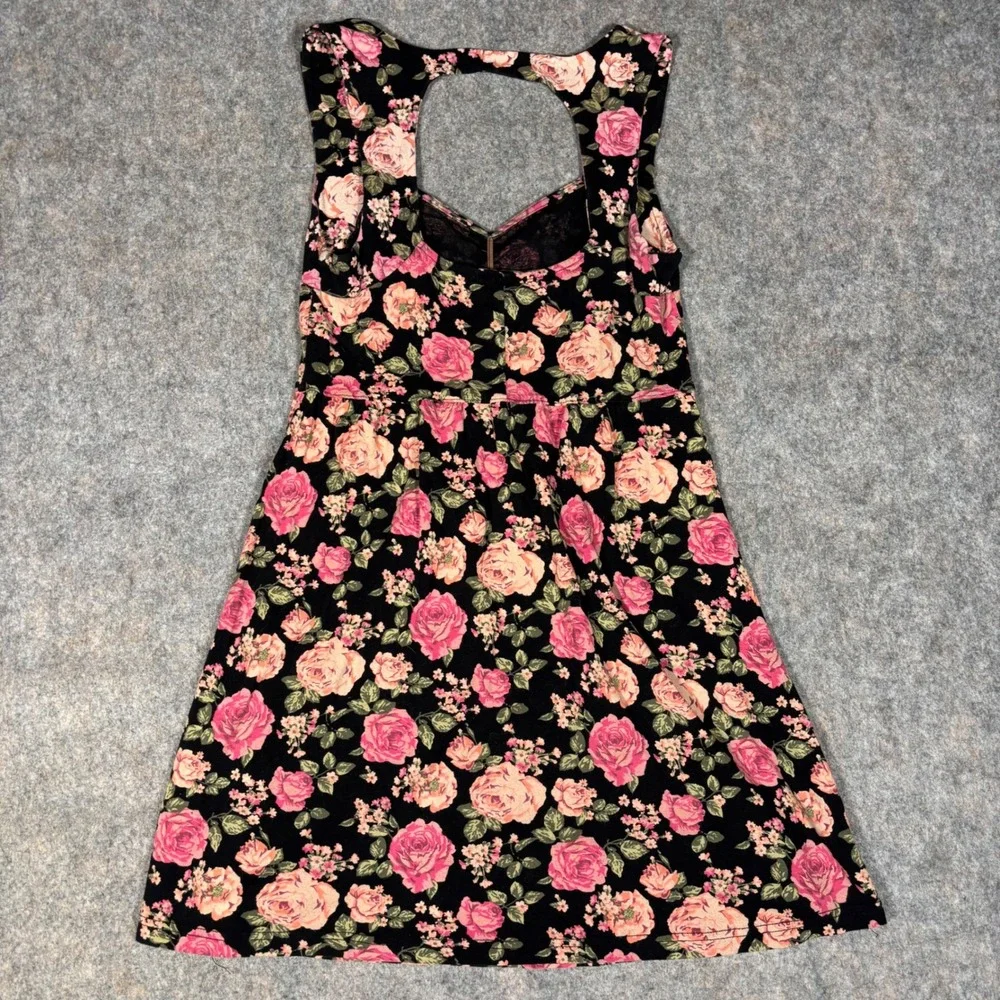 Forever‎ 21 Floral Skater Dress Girls Medium Black Pink Rose Keyhole Back Mini